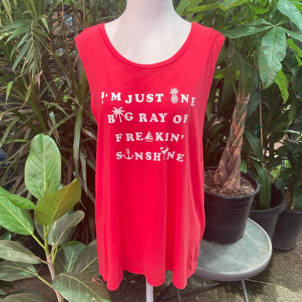 Red summer sleeveless tee